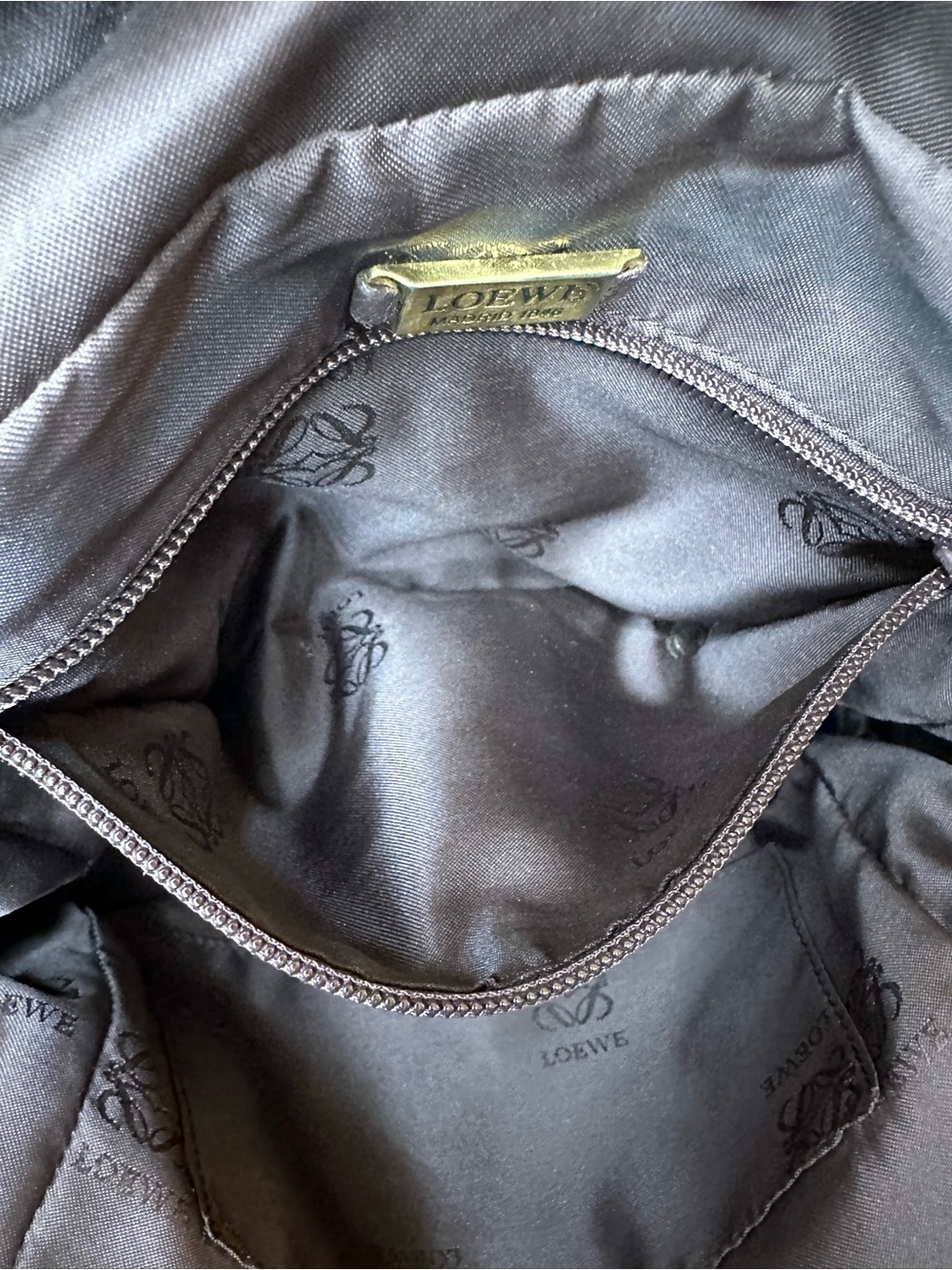 Vintage Loewe Metallic Bronze Gold Leather Shoulder Bag | Y2K | Made in Spain - Picture 10 of 13